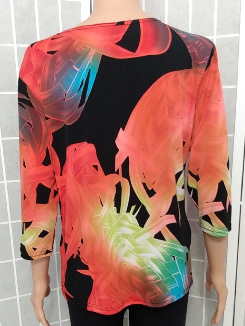 Valentina 2PCS Multicolor Abstract Swirl Scoop Neck Top -Women's M- 3/4 Sleeves - Picture 6 of 13